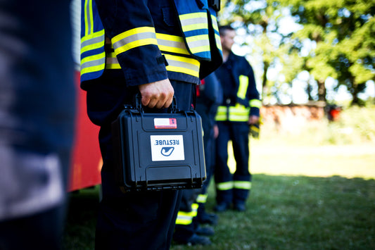 Caja Restube Tipo 3: 2 Restube Automatic + 1 Restube Lifeguard